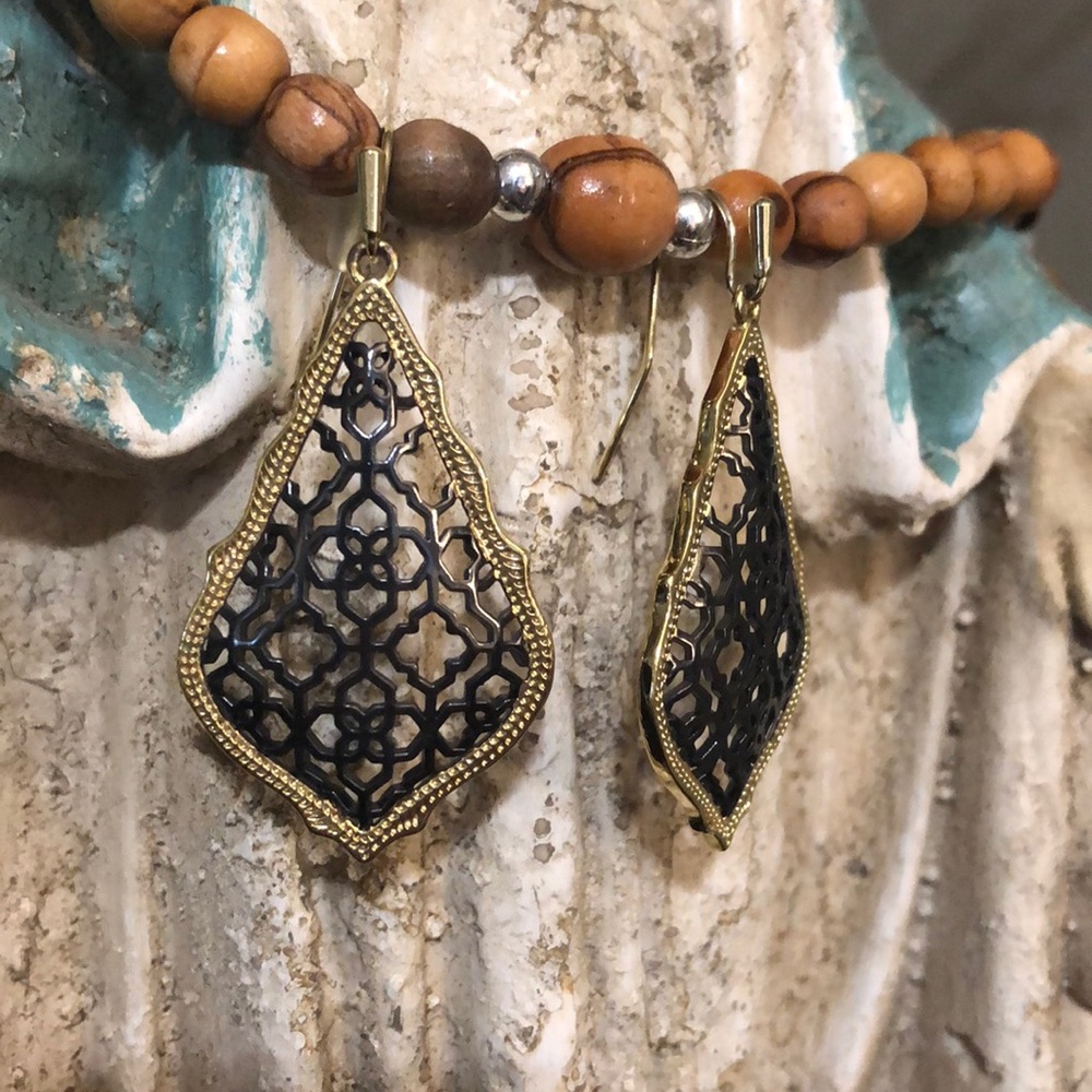 Kendra Scott earring gold and black